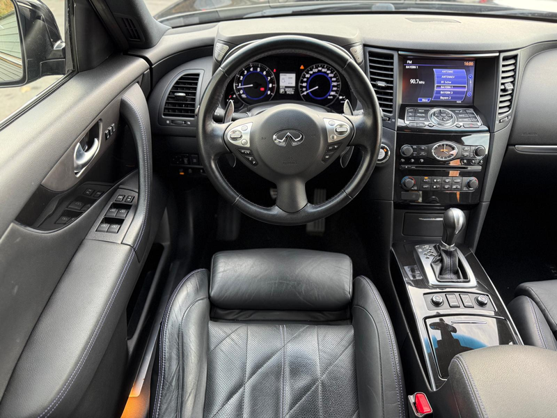 Infiniti QX70 3.7 V6 Navi*SHZ*AHK — photo 8
