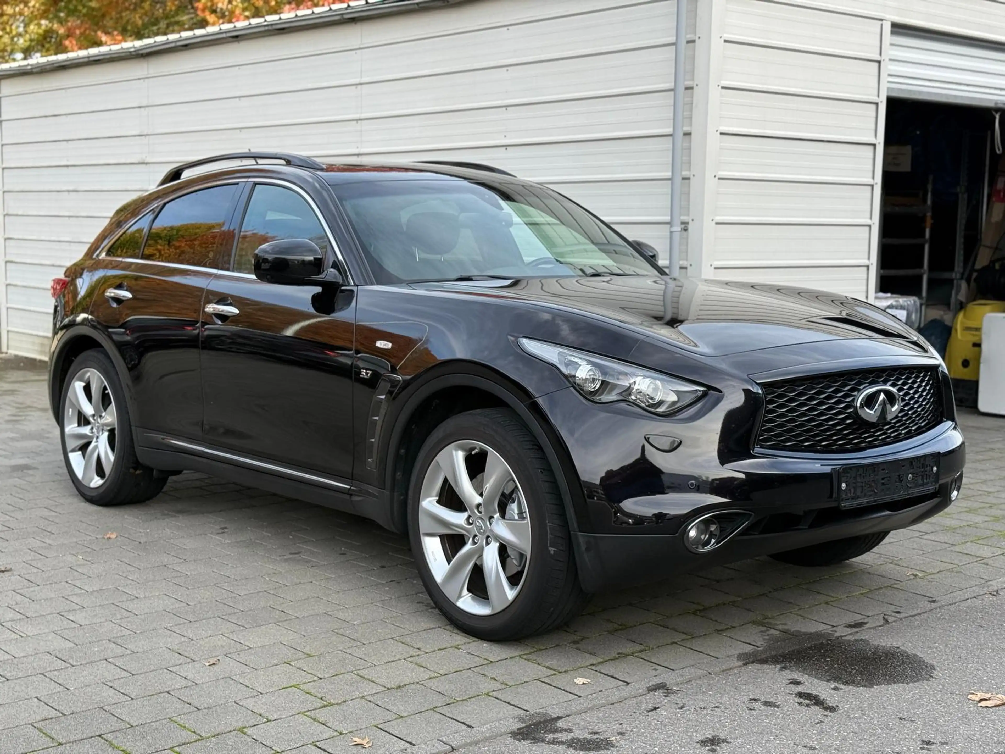 Infiniti QX70 3.7 V6 Navi*SHZ*AHK — photo 2
