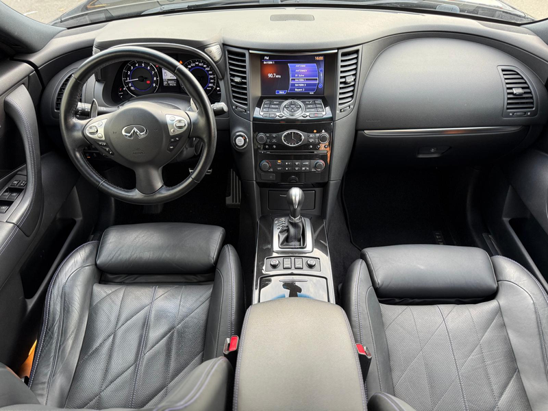 Infiniti QX70 3.7 V6 Navi*SHZ*AHK — photo 7