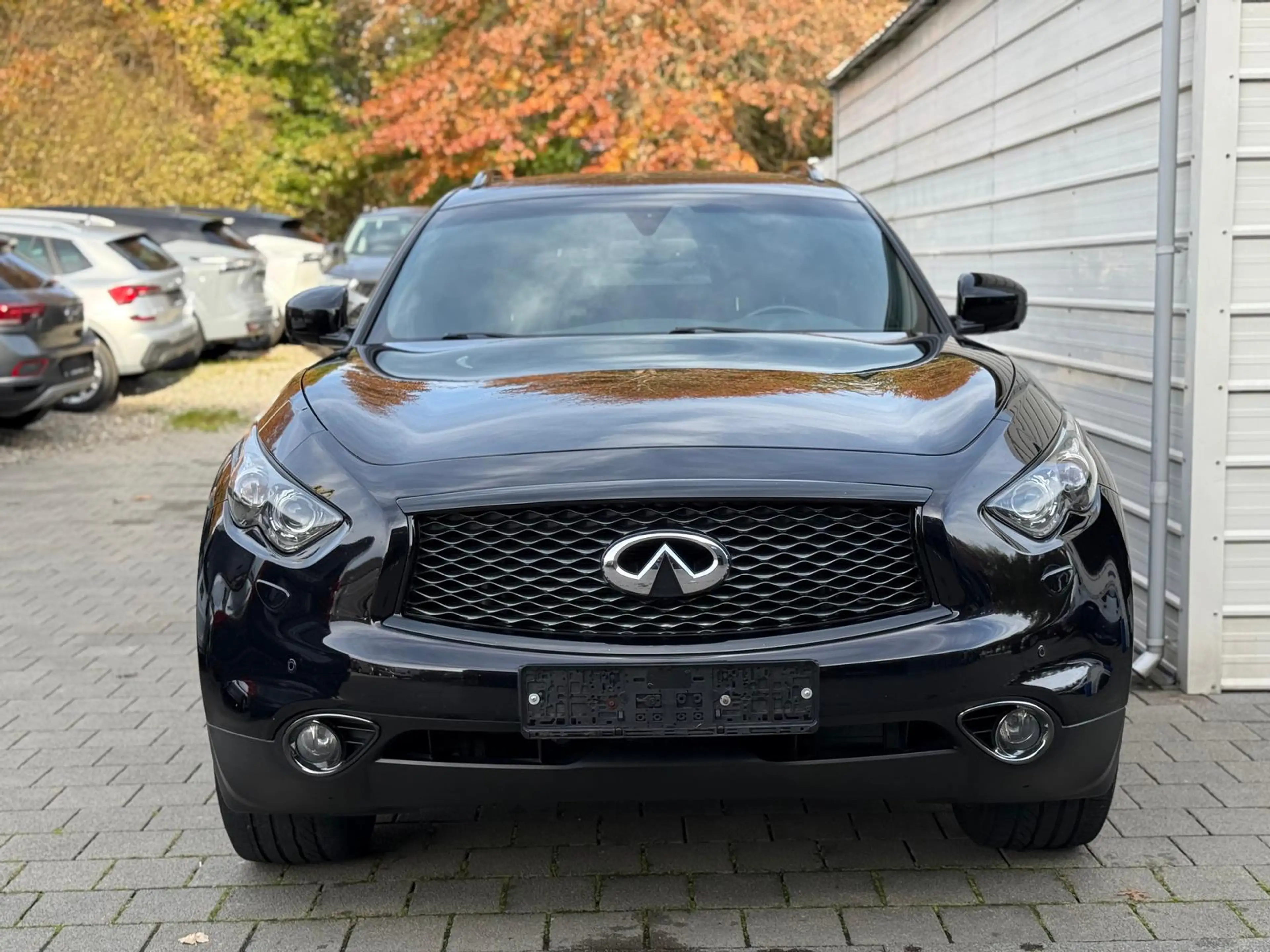 Infiniti QX70 3.7 V6 Navi*SHZ*AHK — photo 3