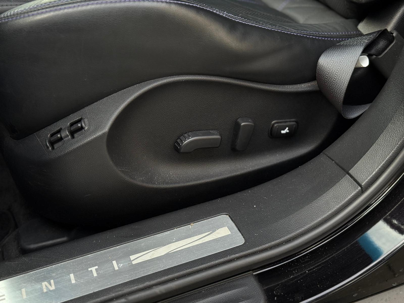 Infiniti QX70 3.7 V6 Navi*SHZ*AHK — photo 11