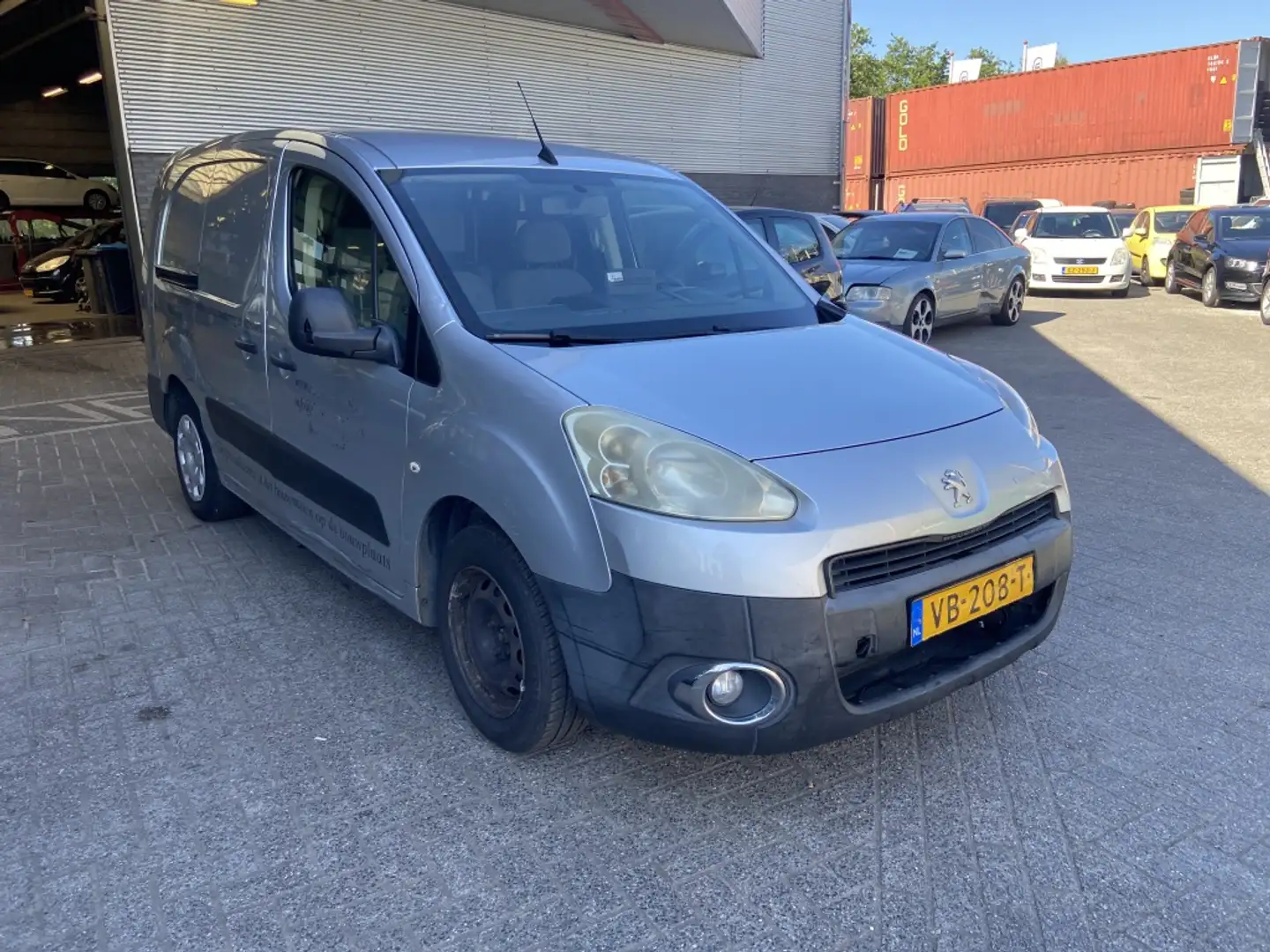 Peugeot Partner 122 1.6eHDI L2XT Pr+ Grijs - 2
