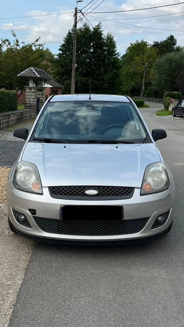 Ford Fiesta Fiesta 1.4 Turbo TDCi Trend Šedá - 1