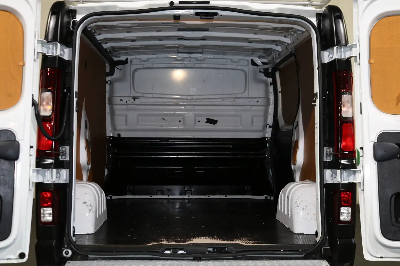 Renault Trafic 2.0 dCi 145pk L1 H1 Airco Navigatie Imperiaal Blanc - 2