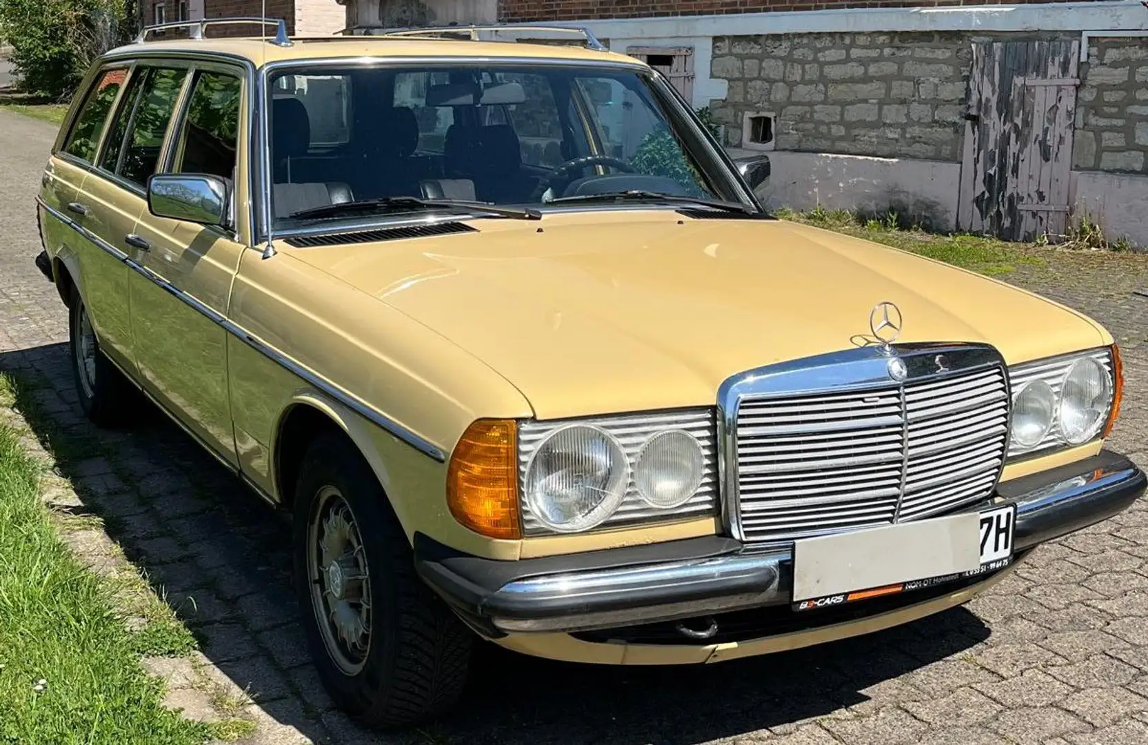 Mercedes-Benz 240 240 TD Gelb - 1