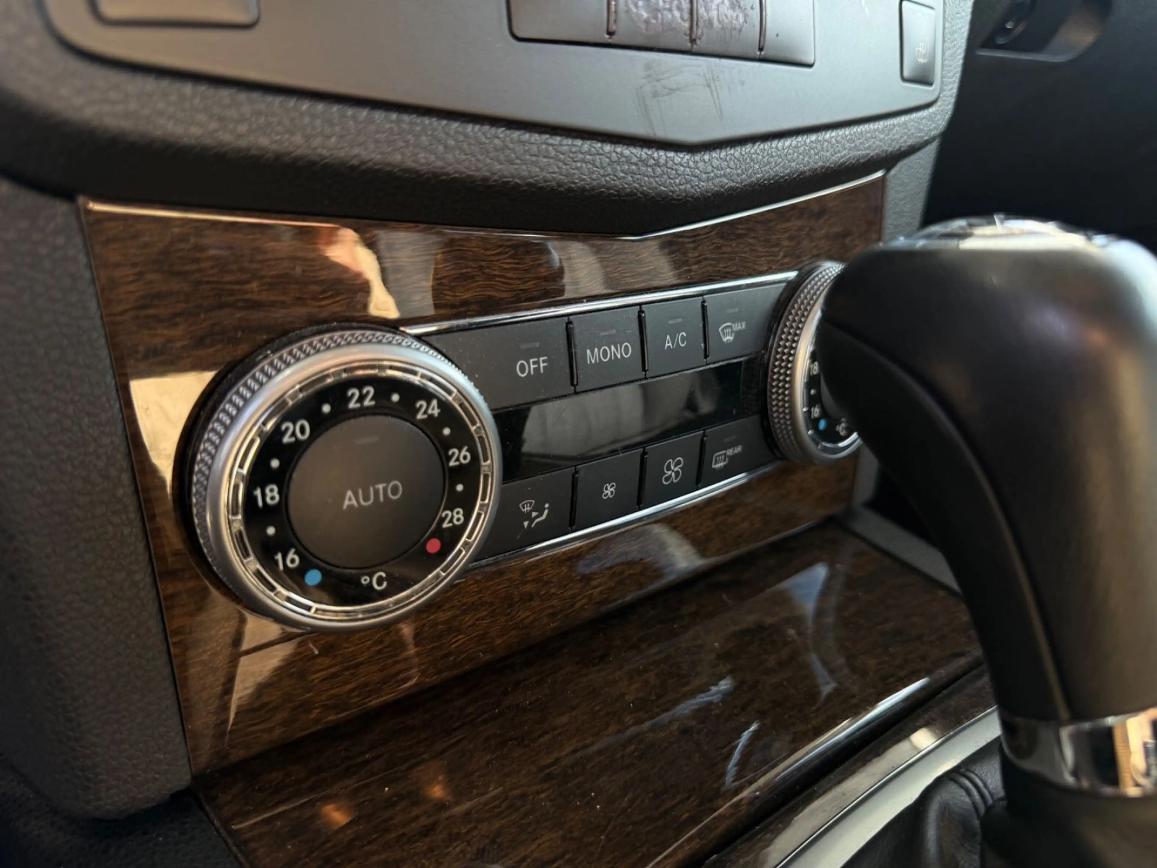 Mercedes-Benz C 180 T Kompressor BlueEfficiency Aut. NAVI/SHZ — photo 14
