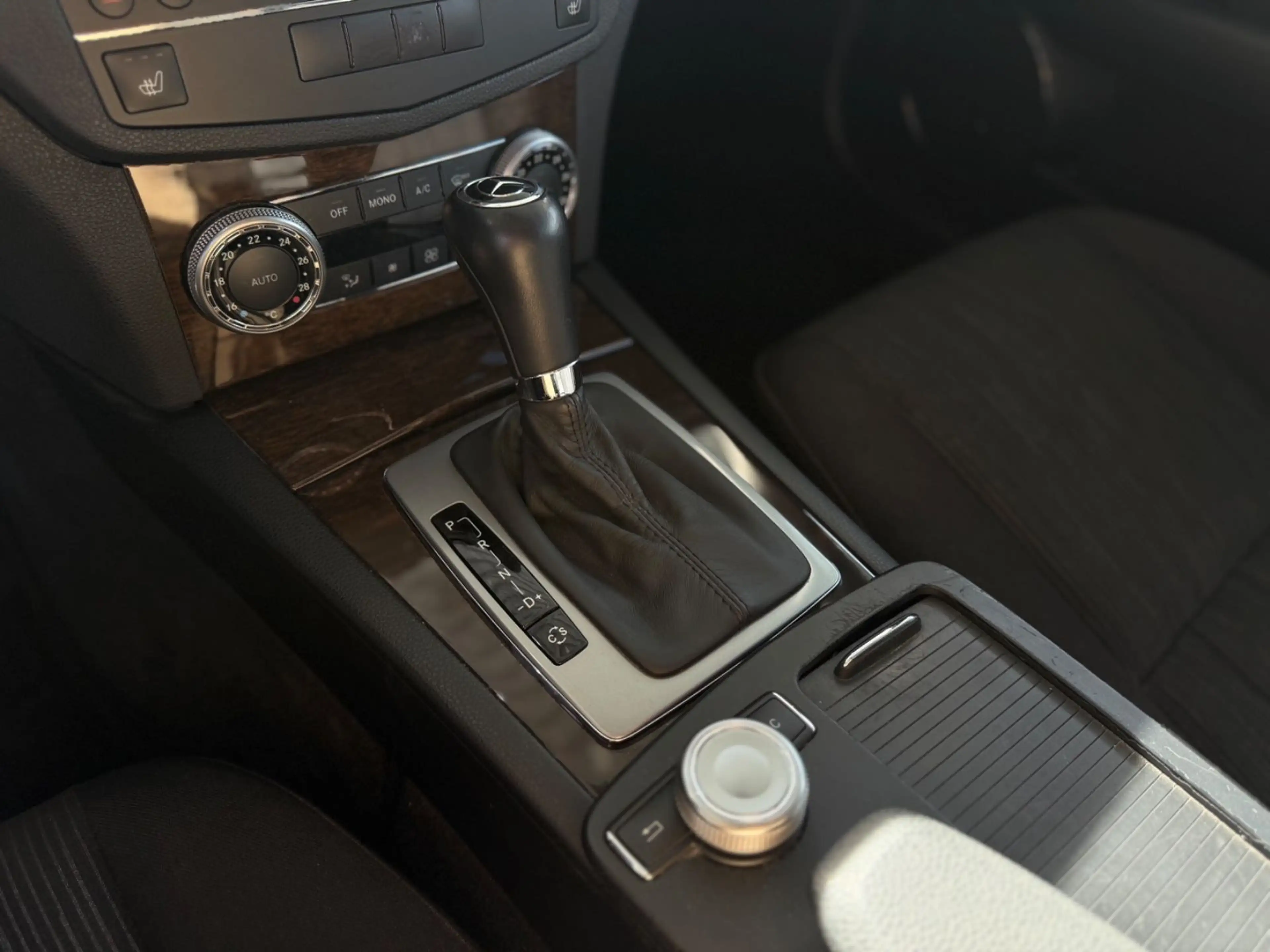 Mercedes-Benz C 180 T Kompressor BlueEfficiency Aut. NAVI/SHZ — photo 15