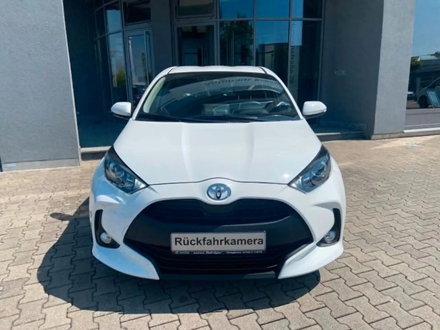 Toyota Yaris 1.5 l-VVT-i Comfort*RFK,Alufelgen,Tempomat Wit - 2