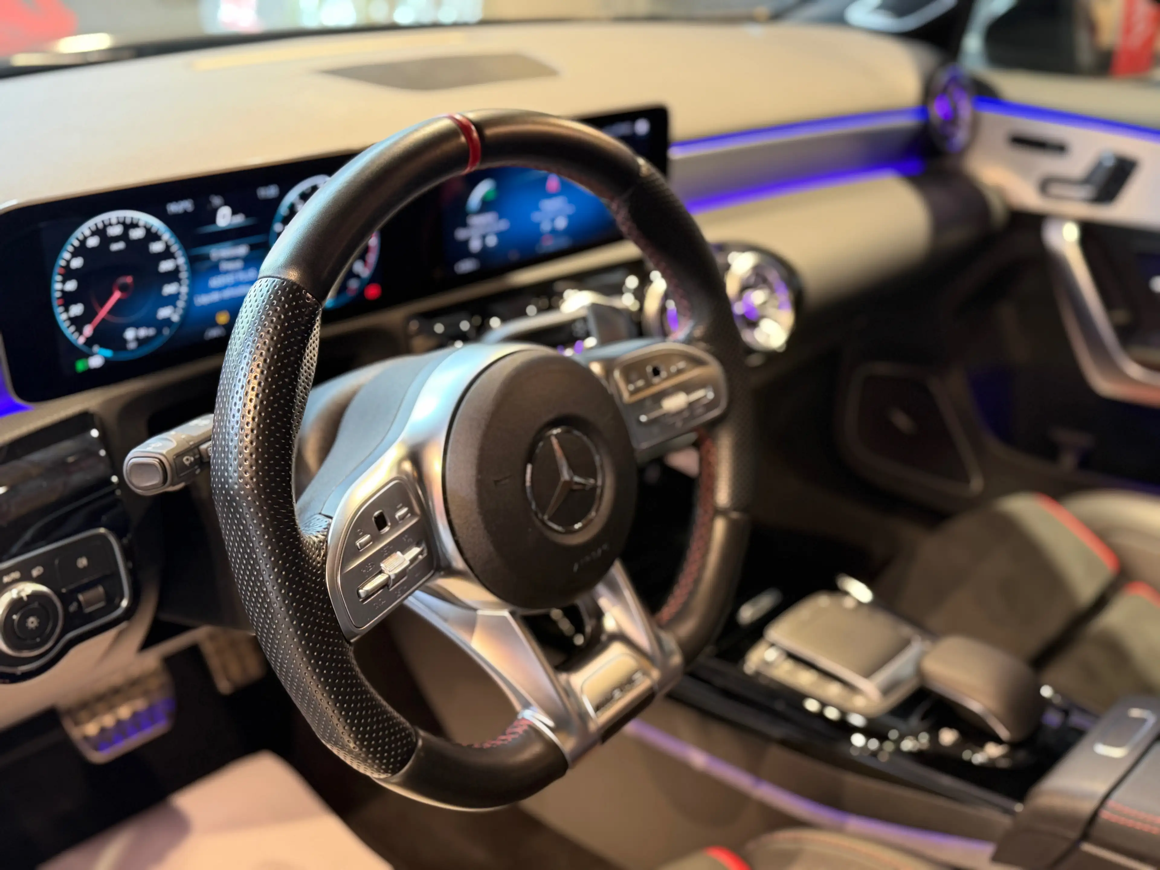 Mercedes-Benz A 35 AMG A 35 AMG 4-Matic * FULL * PANO * CAM * CARNET FULL — photo 11