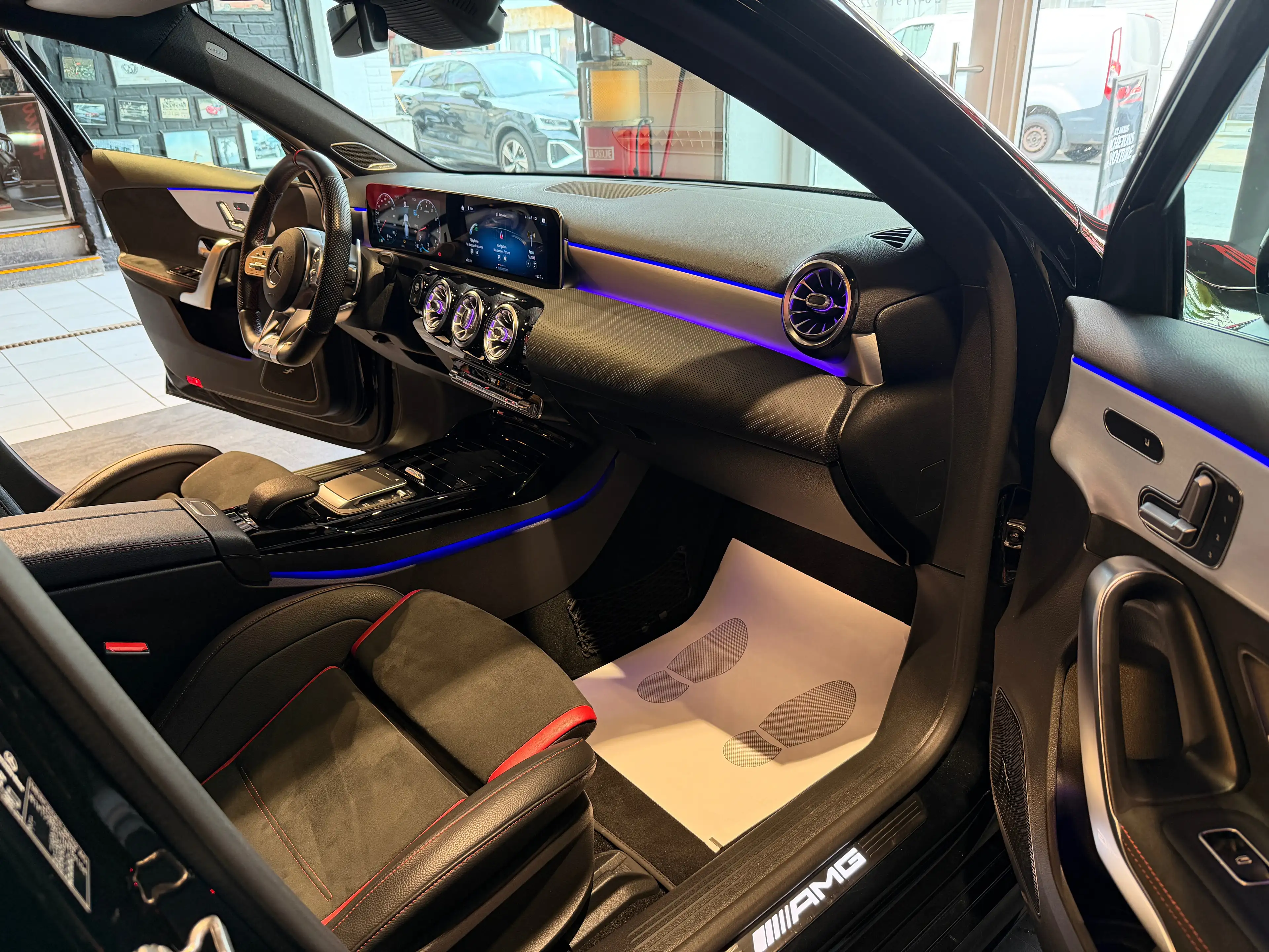 Mercedes-Benz A 35 AMG A 35 AMG 4-Matic * FULL * PANO * CAM * CARNET FULL — photo 12