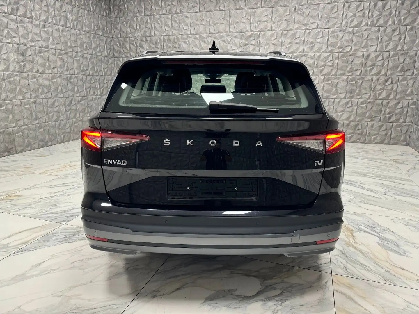 Skoda Enyaq 50 Loft (cont. 70 kW),Infotainment-Paket Noir - 2