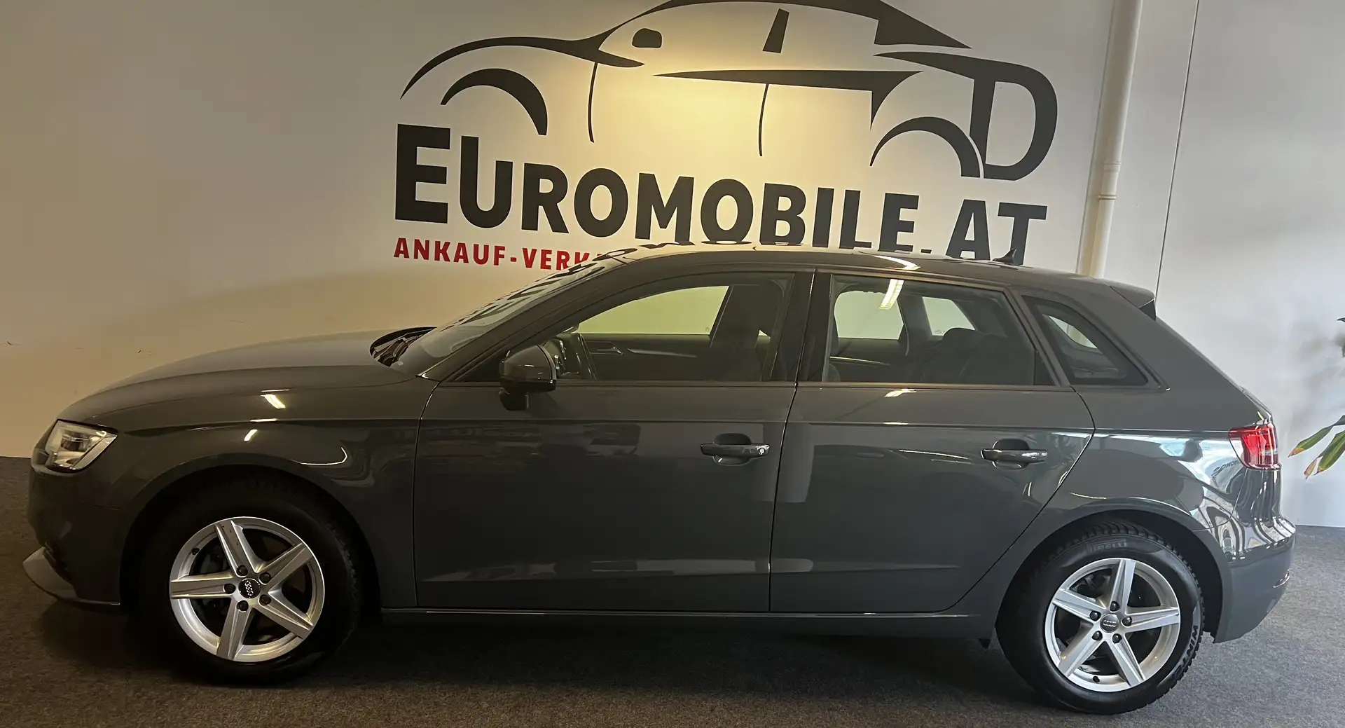 Audi A3 basis *NAVI*Sitzheizung*Halteassistent*MMI*LederLR Grau - 2