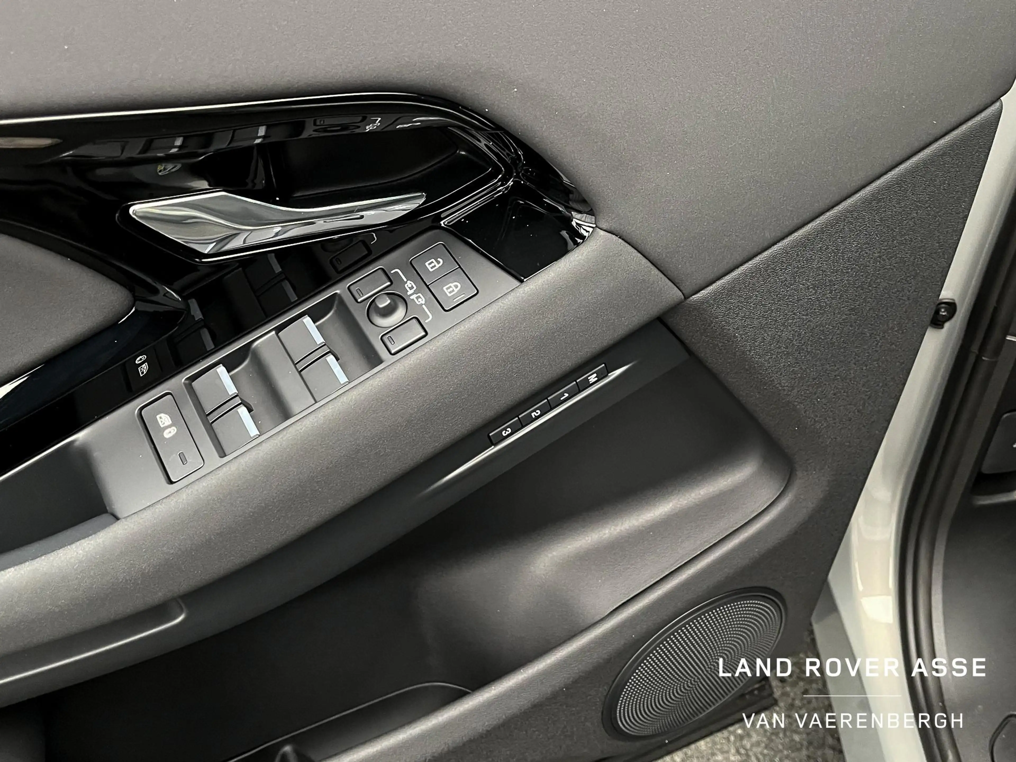 Land Rover Range Rover Evoque P300e S AWD DIRECTIEWAGEN — photo 10