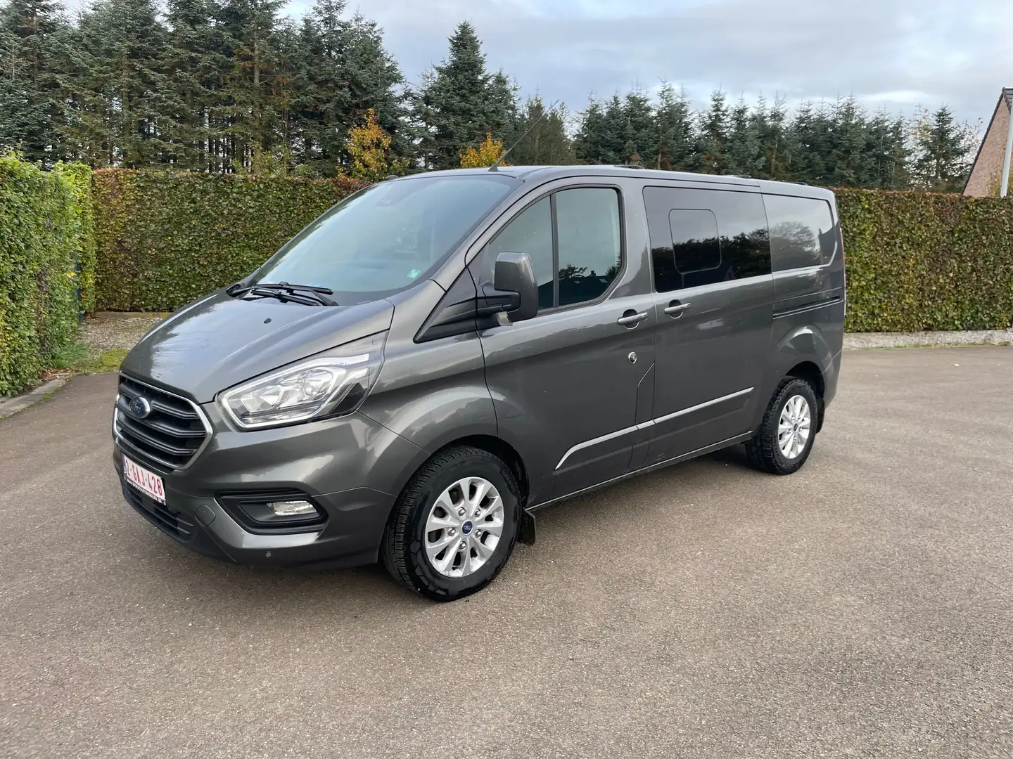 Ford Transit Custom 2.0 TDCi L1H1 Limited multi use Szary - 1