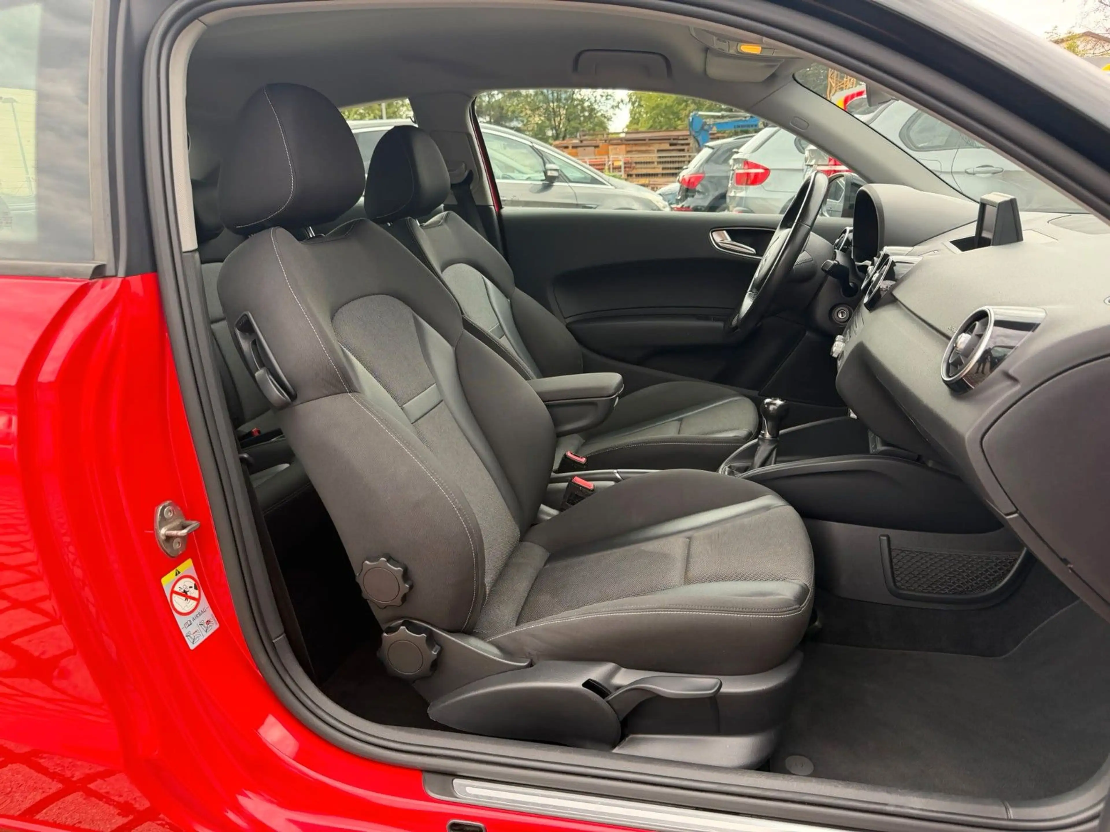 Audi A1 ambition 1.4l — photo 11