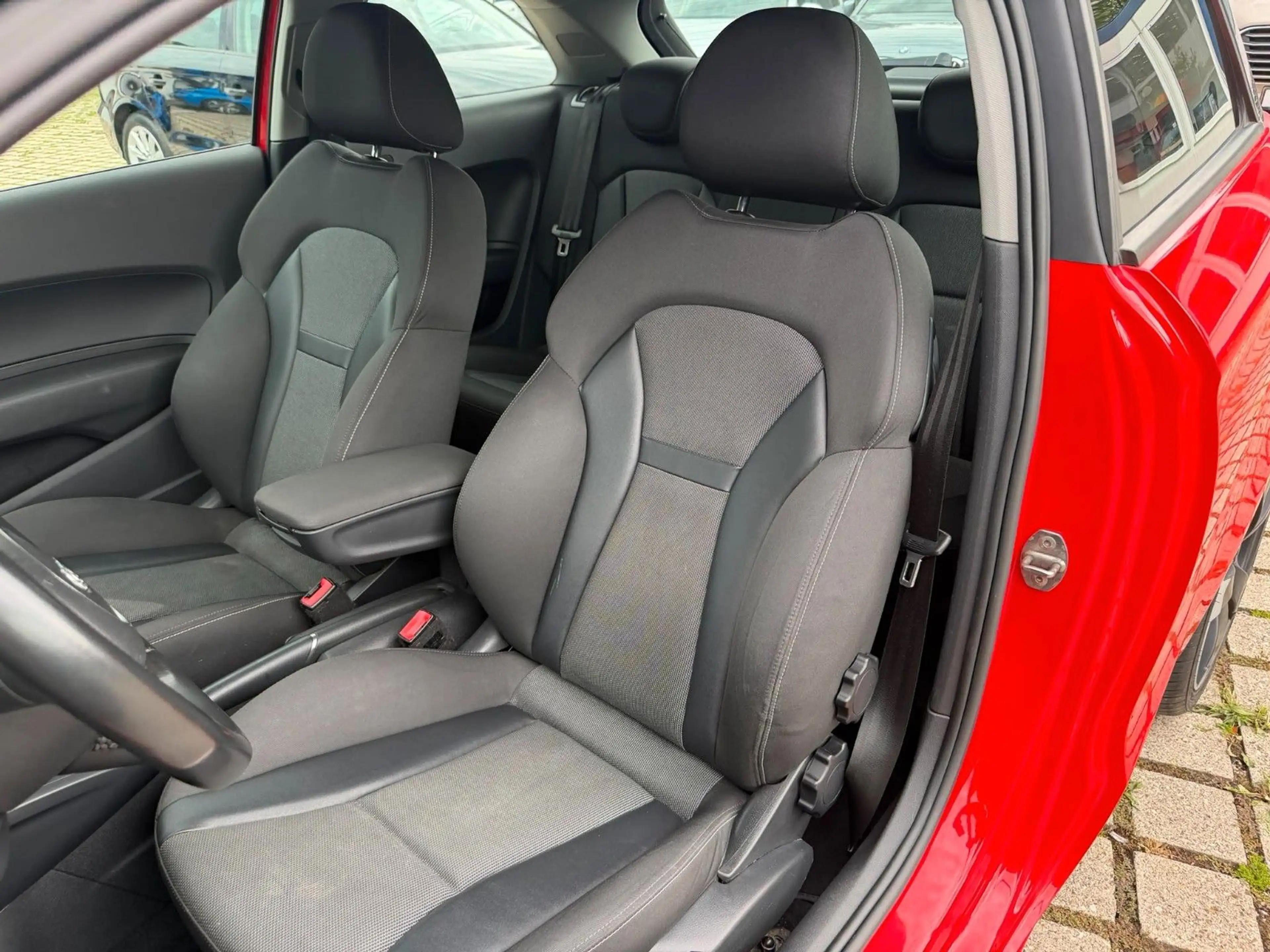 Audi A1 ambition 1.4l — photo 12