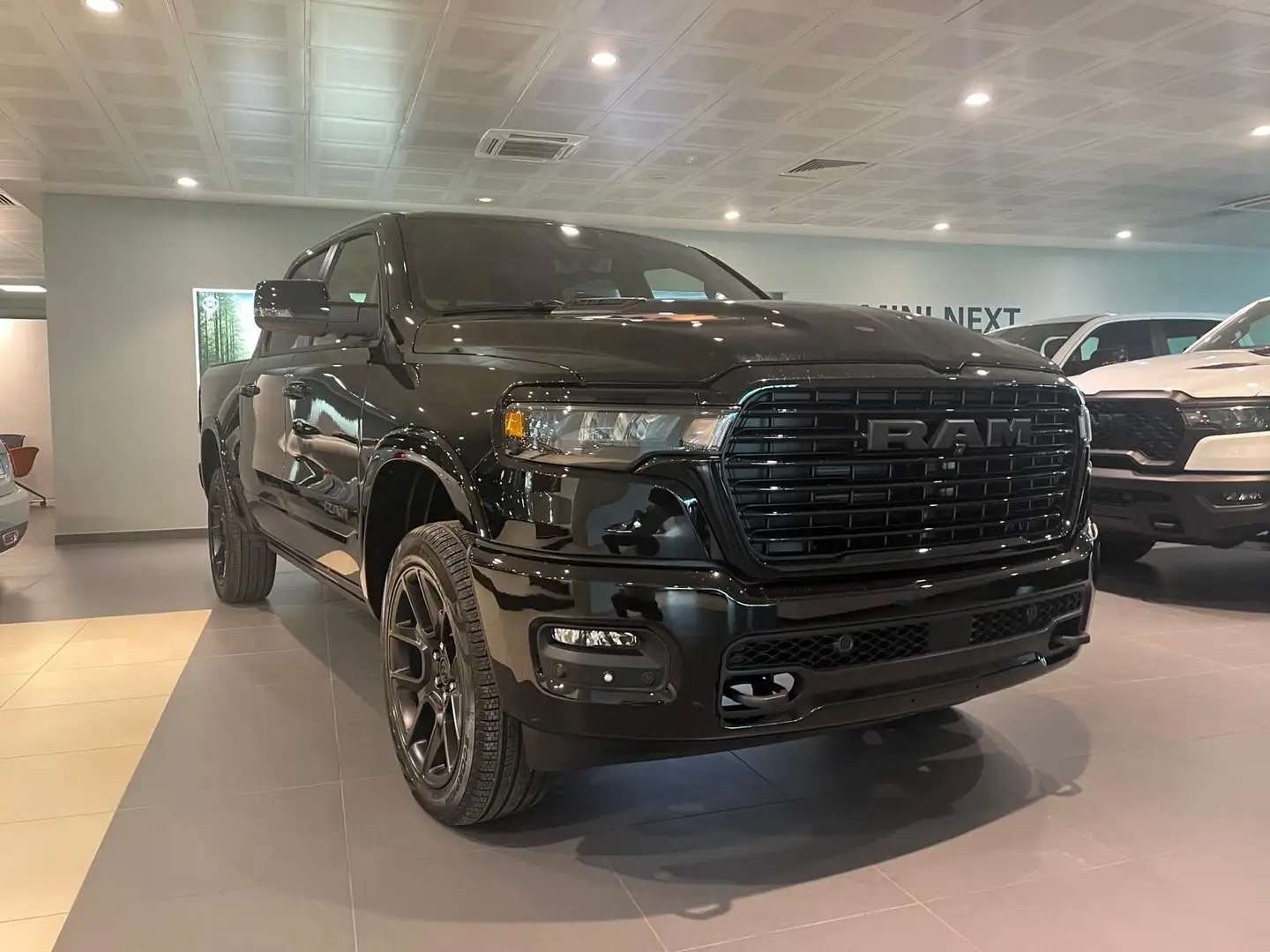 RAM 1500 LARAMIE SPORT 3.0 L SST 420 HP - AUTOCARRO DETRAI Noir - 1
