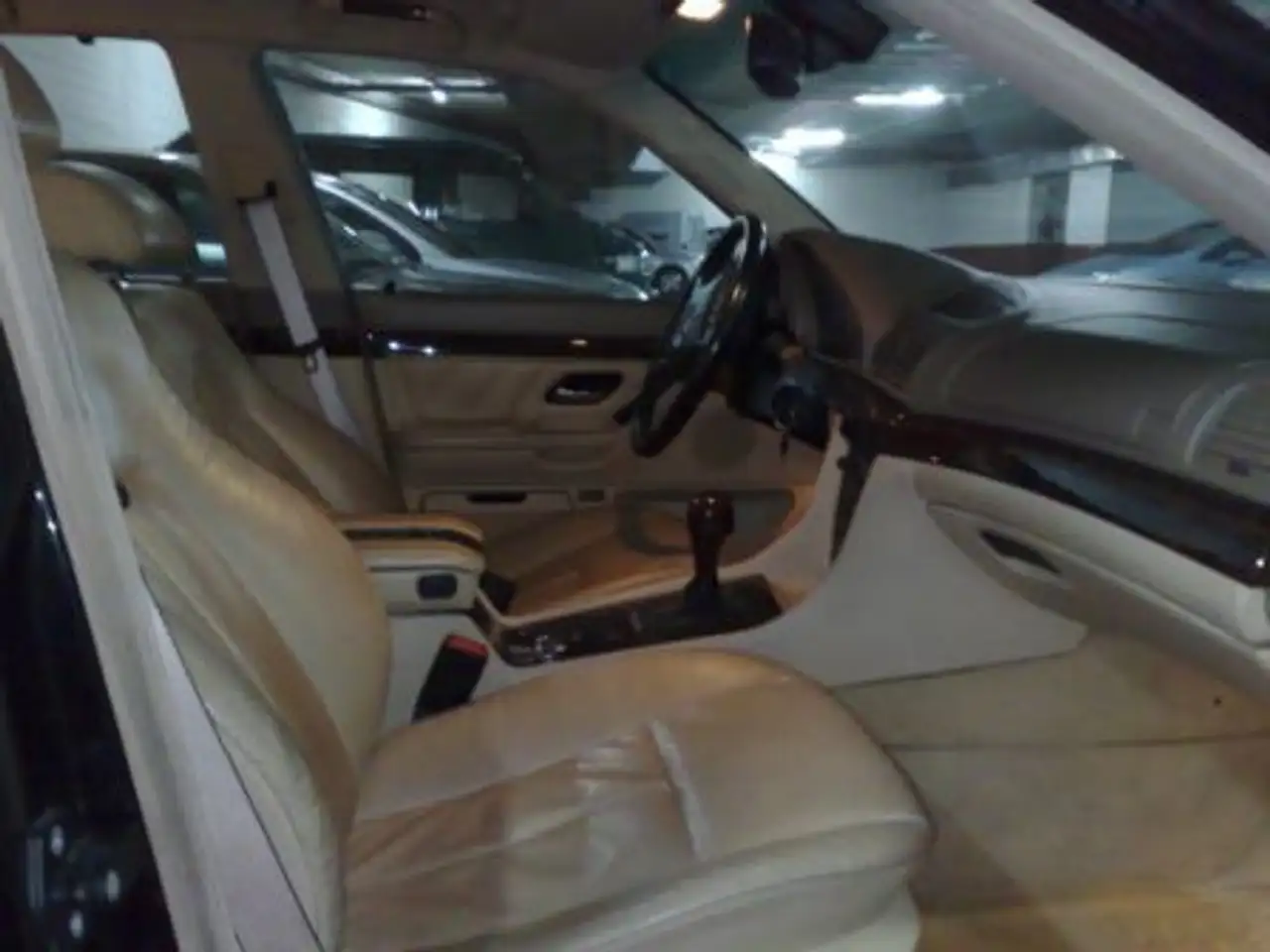 BMW 750i, foto 3