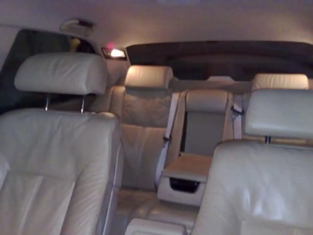 BMW 750i, foto 9