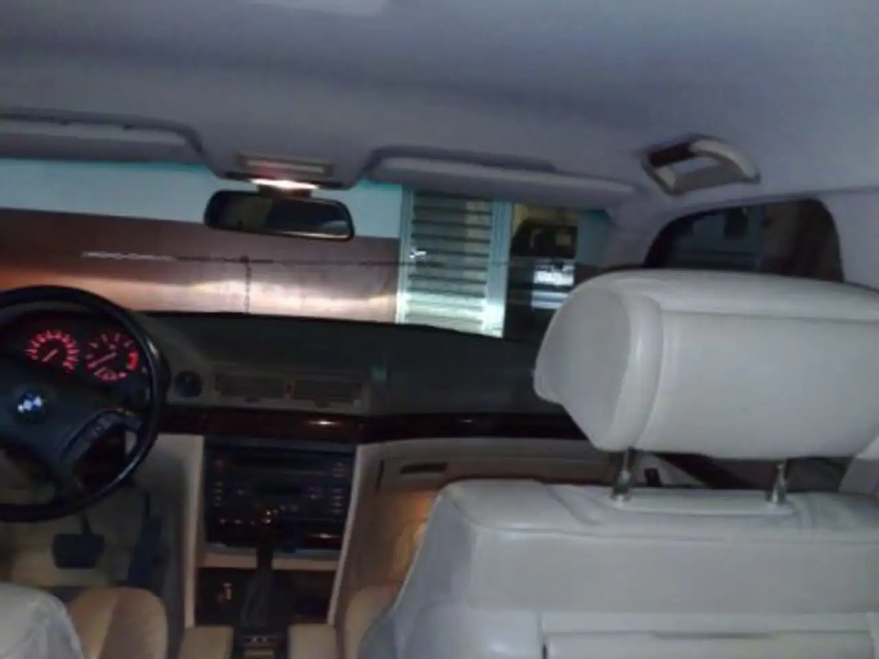 BMW 750i, foto 10
