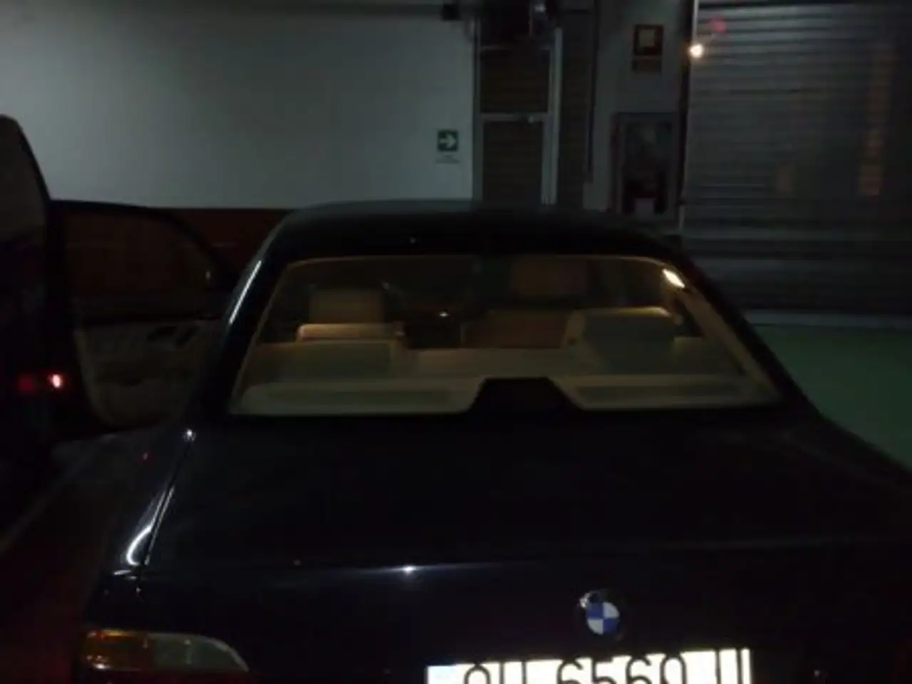 BMW 750i, foto 8