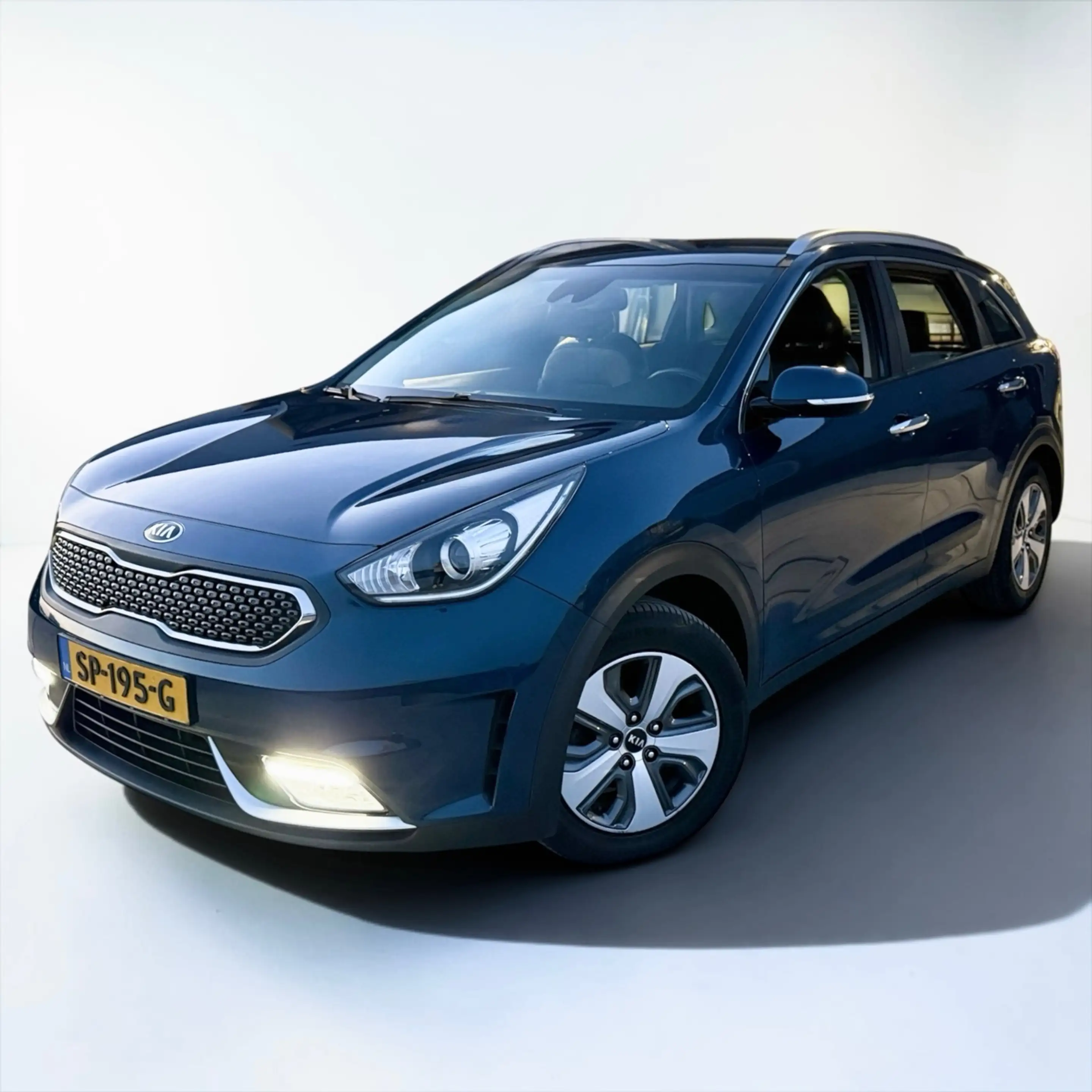 Kia Niro 1.6 GDi Hybrid DynamicLine LED APK — photo 2