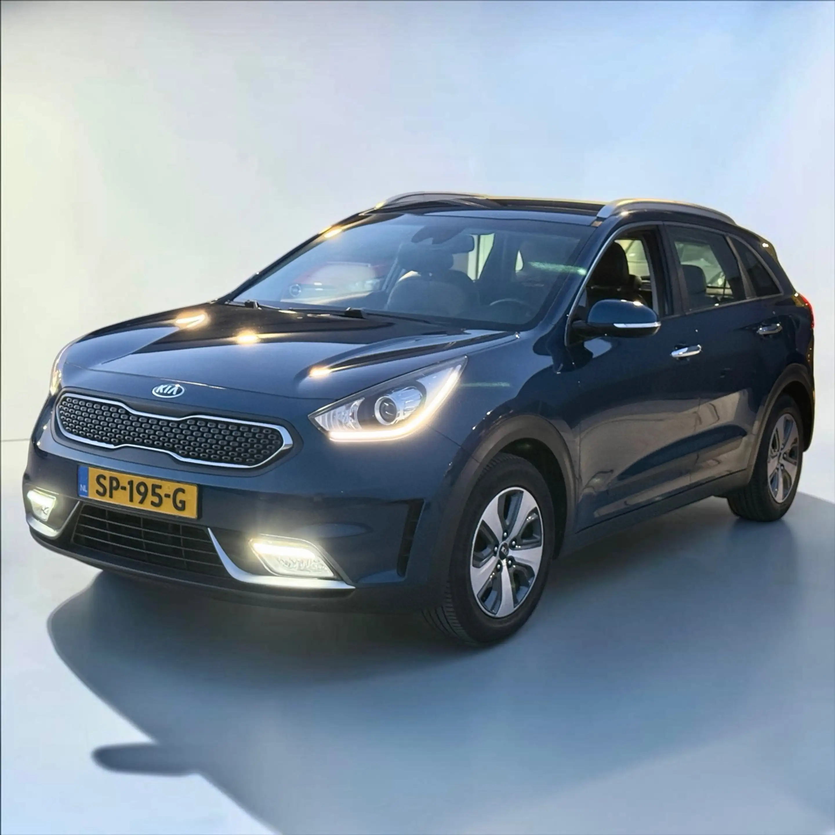 Kia Niro 1.6 GDi Hybrid DynamicLine LED APK — photo 6