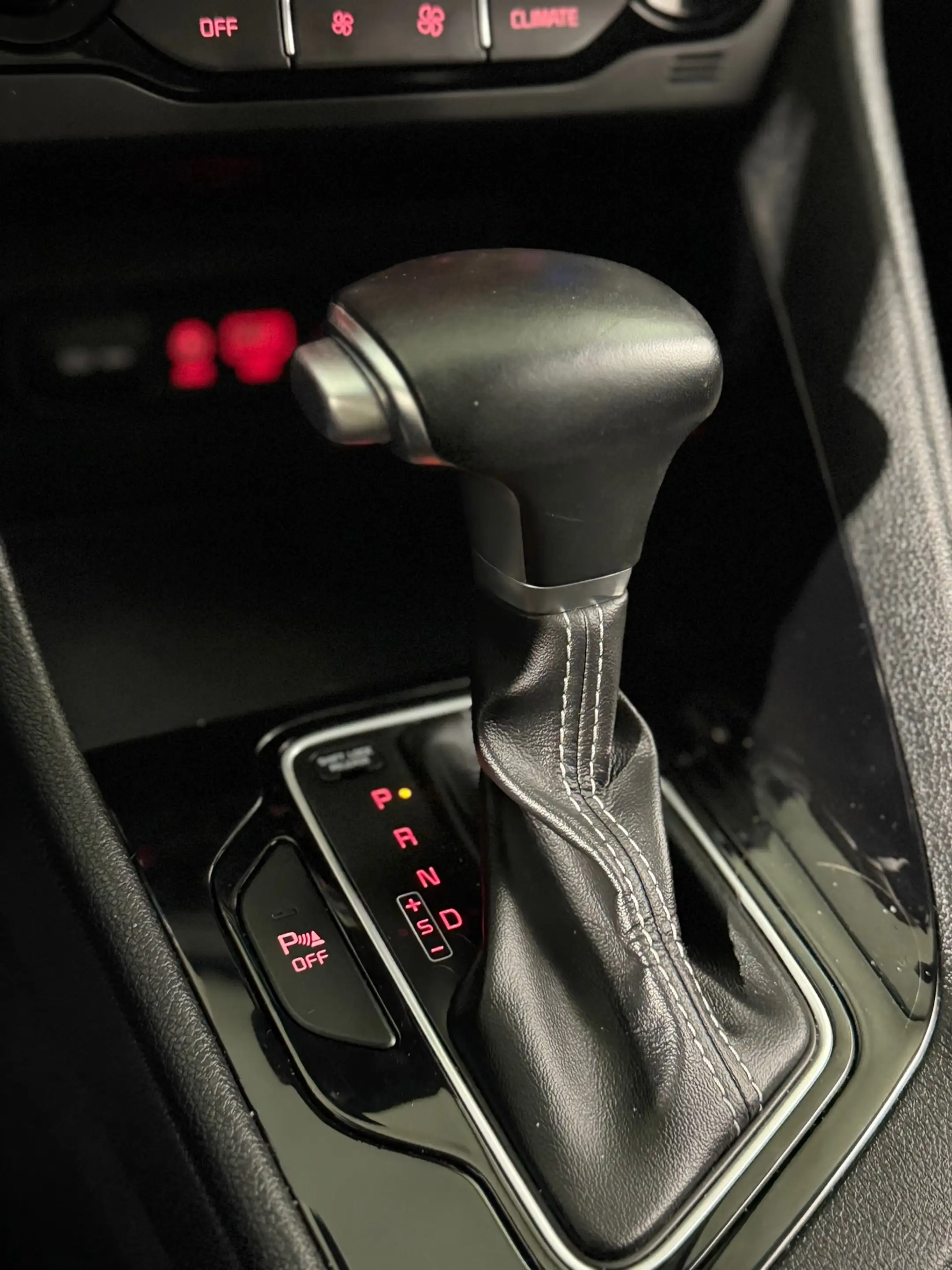 Kia Niro 1.6 GDi Hybrid DynamicLine LED APK — photo 14