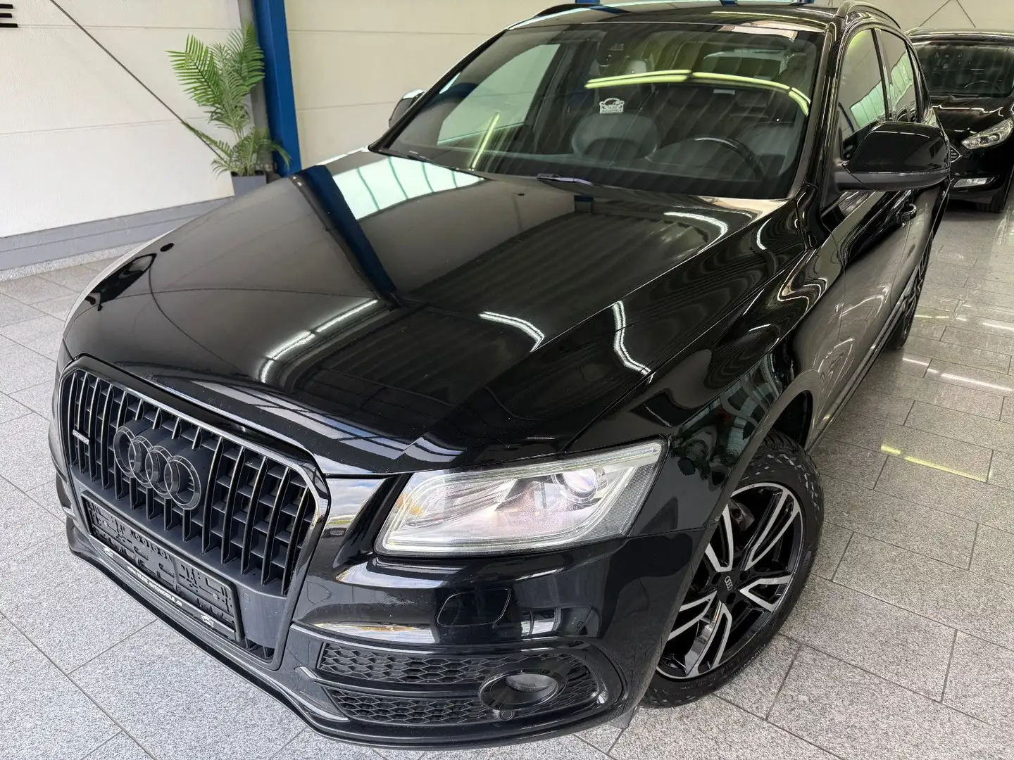 Audi Q5 2.0 TDI*S-LINE*QUATTRO*AUT*ACC*BI-XN*LANE*MMI Schwarz - 1