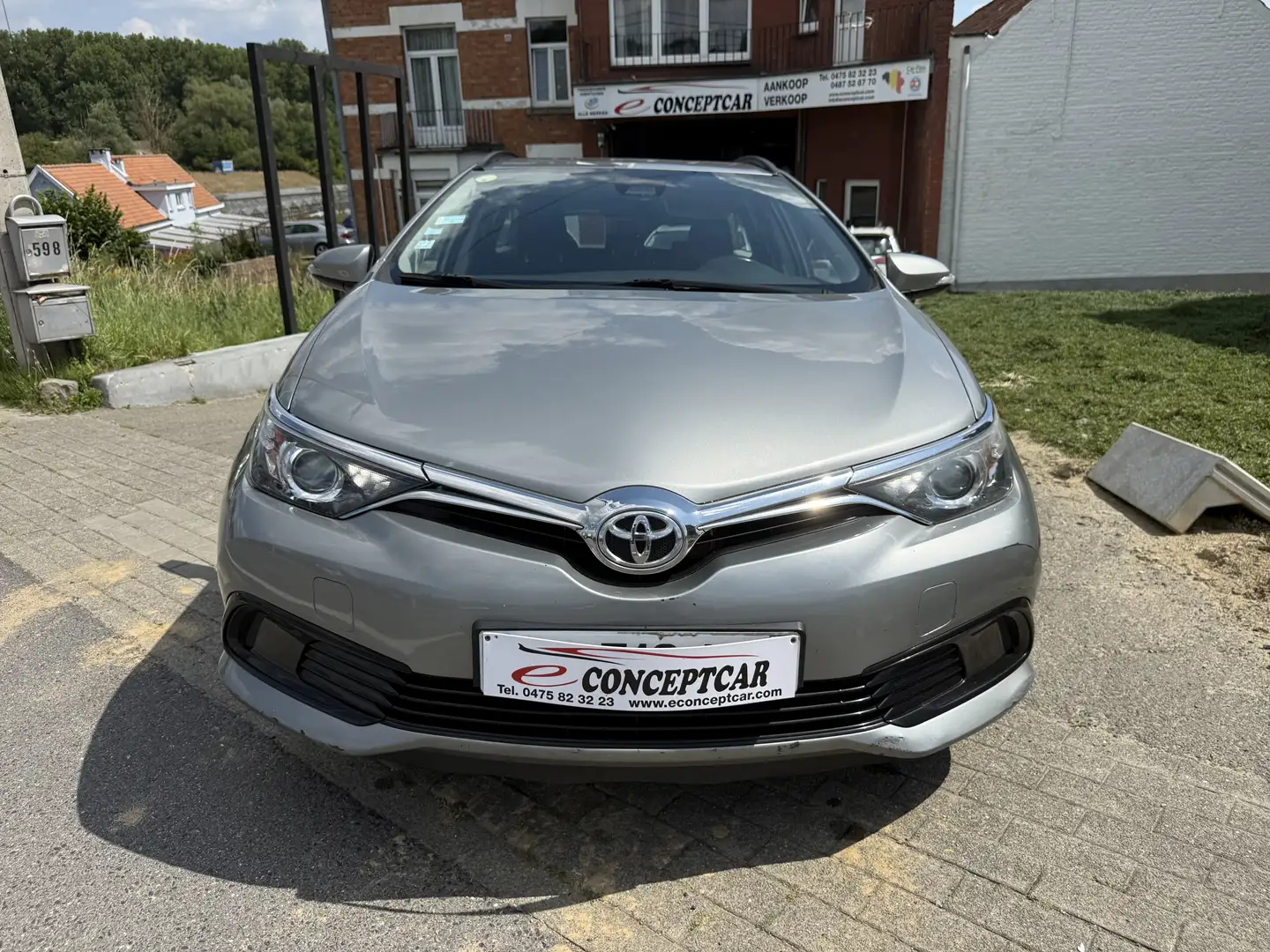 Toyota Auris SW 1.4 D-4D Business Grijs - 2