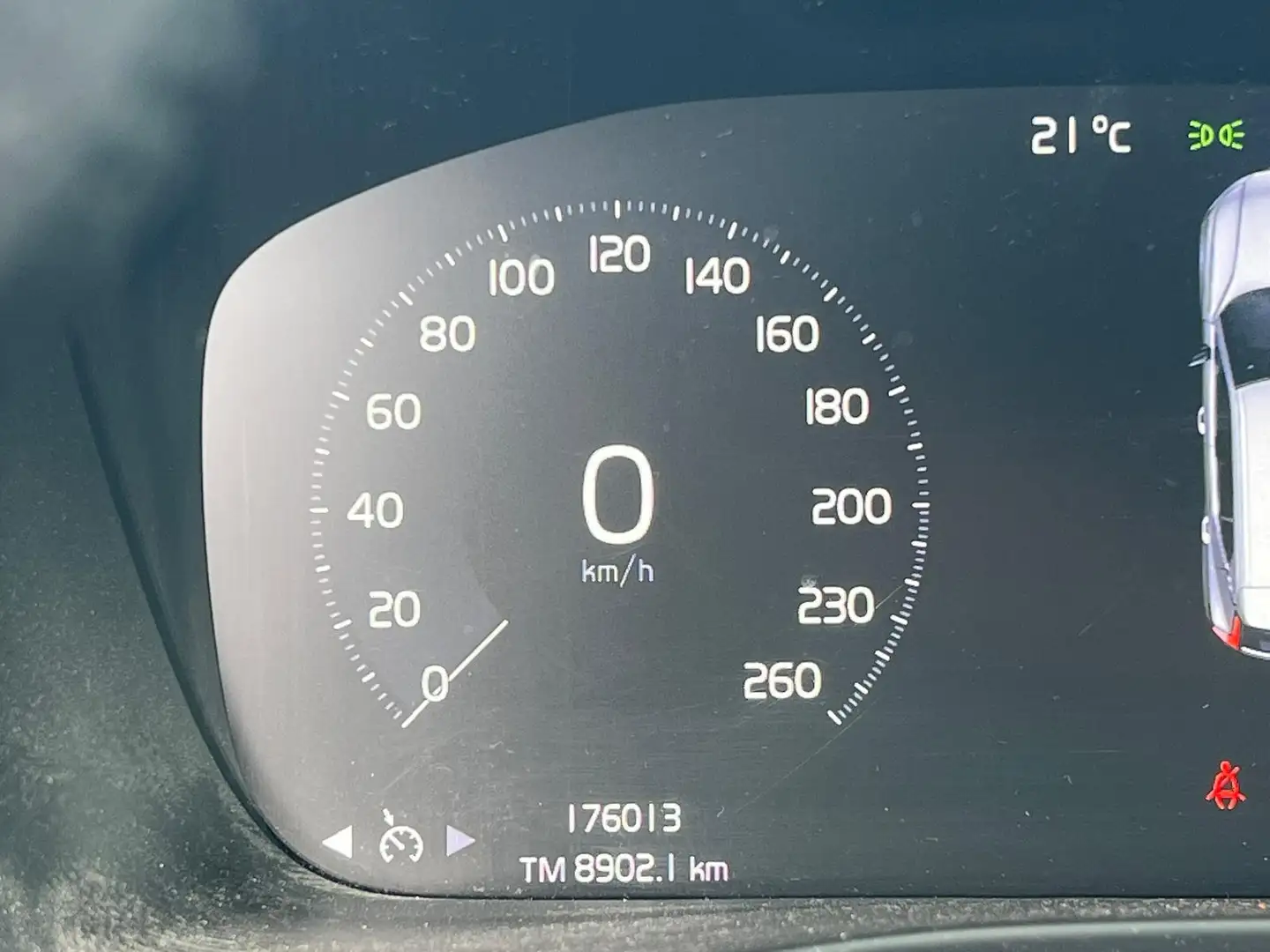 Volvo XC40 T2 Momentum - NAVI, AIRCO, ER, CV, DAB, 1° EIG Zwart - 2