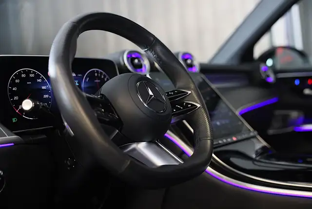 Mercedes-Benz GLC view 6