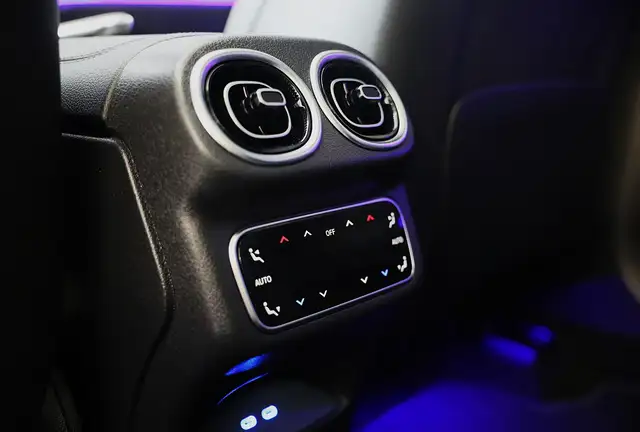 Mercedes-Benz GLC view 18