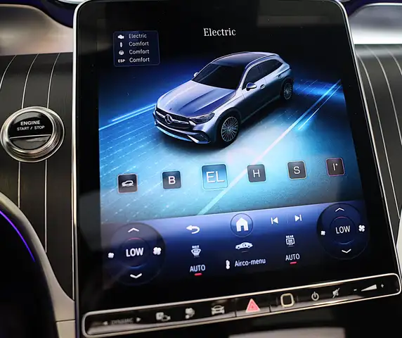 Mercedes-Benz GLC view 13