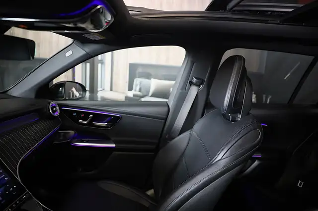 Mercedes-Benz GLC view 14