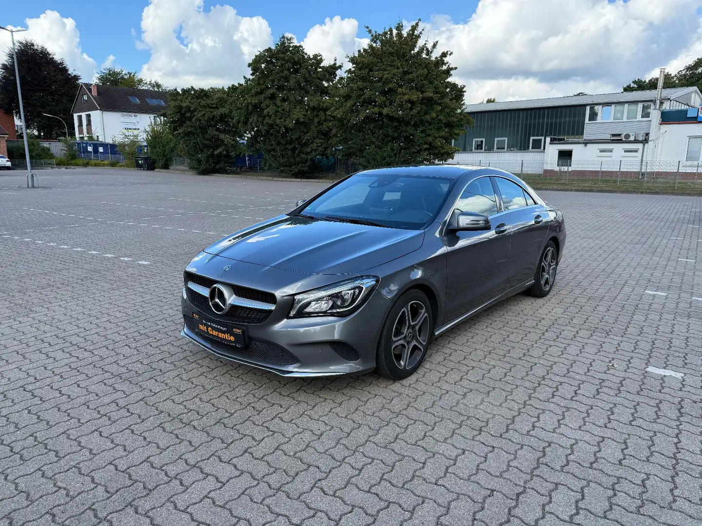 Mercedes-Benz CLA 200 Navi Tempom. BT Radio voll Service Silber - 1