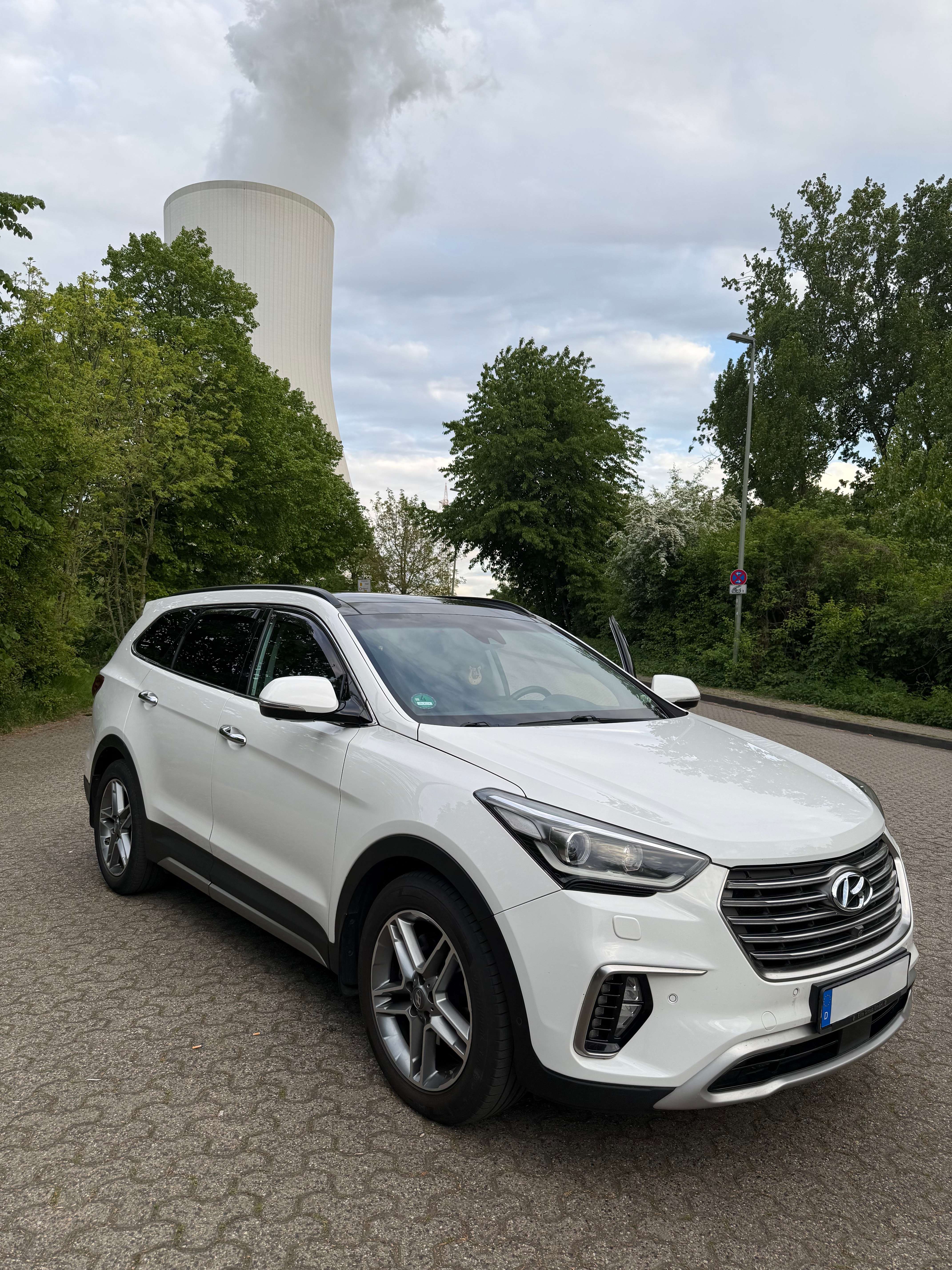 Second hand Hyundai Grand Santa Fe 2.2