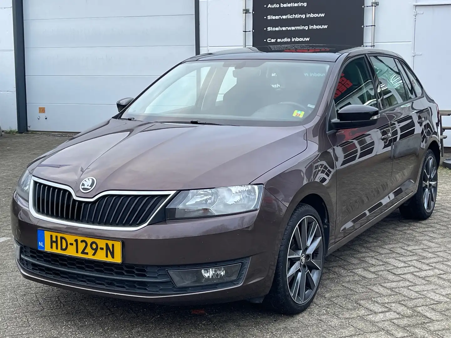 Skoda Rapid/Spaceback 1.2 TSI I AUT I Panorama I Nwe Distributieriem I Braun - 2