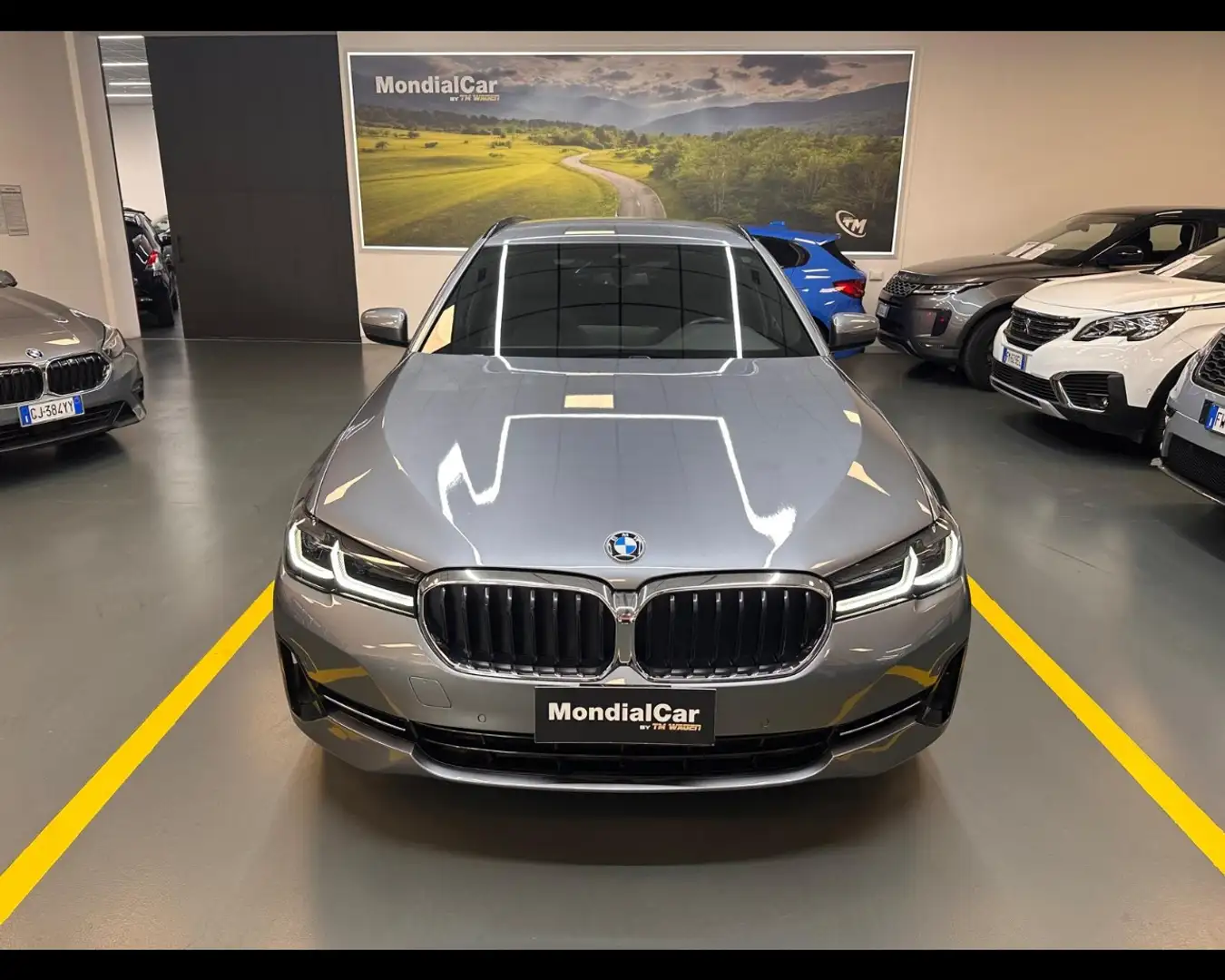 BMW 520 Serie 5(G30/31/F90) - 520d 48V Touring Business Gris - 2