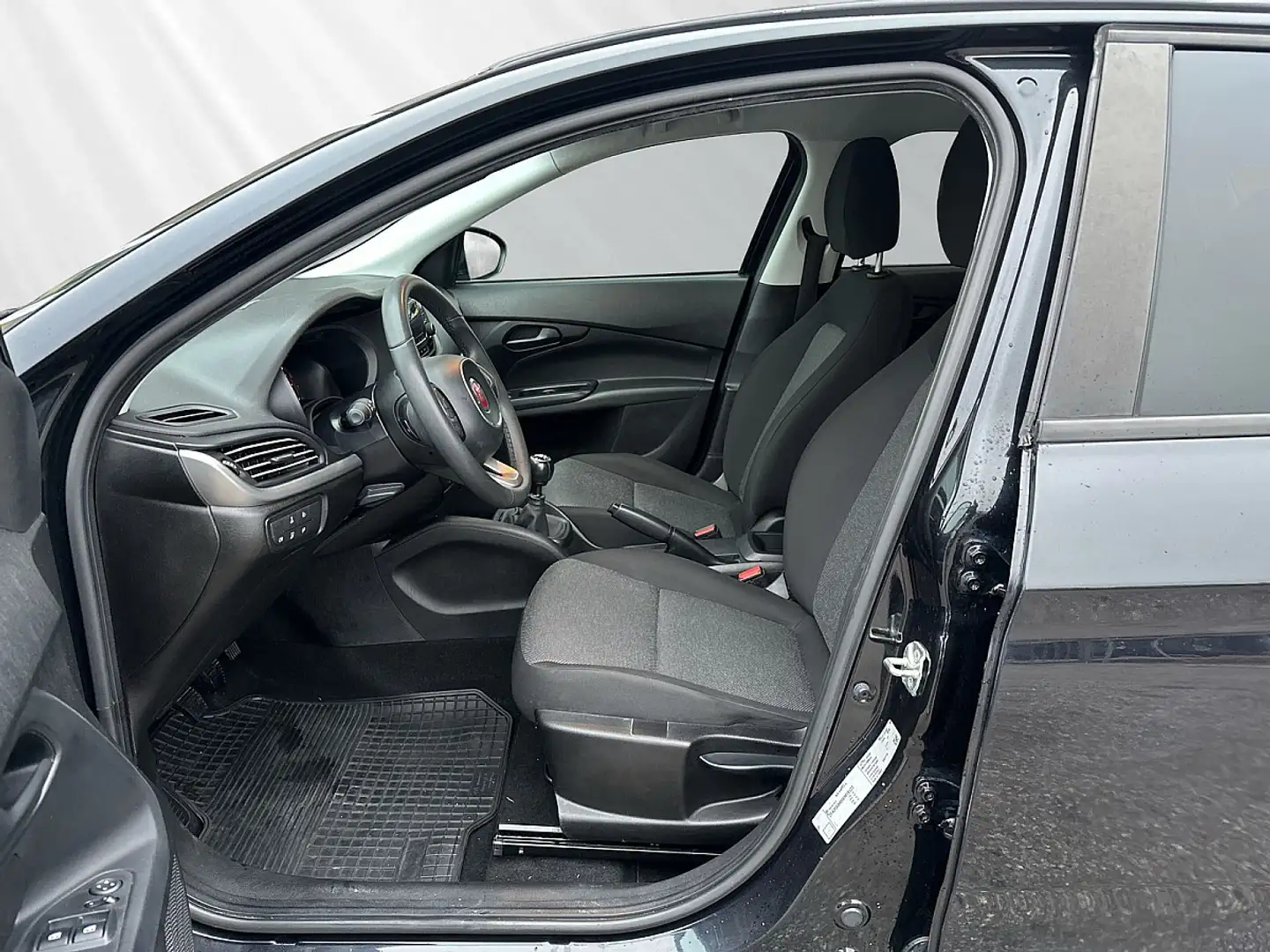Fiat Tipo 1,4 16V 95 Street Schwarz - 2