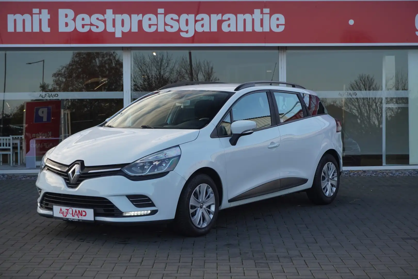 Renault Clio IV Grandtour 1.5 dCi Business Navi Tempomat Weiß - 2