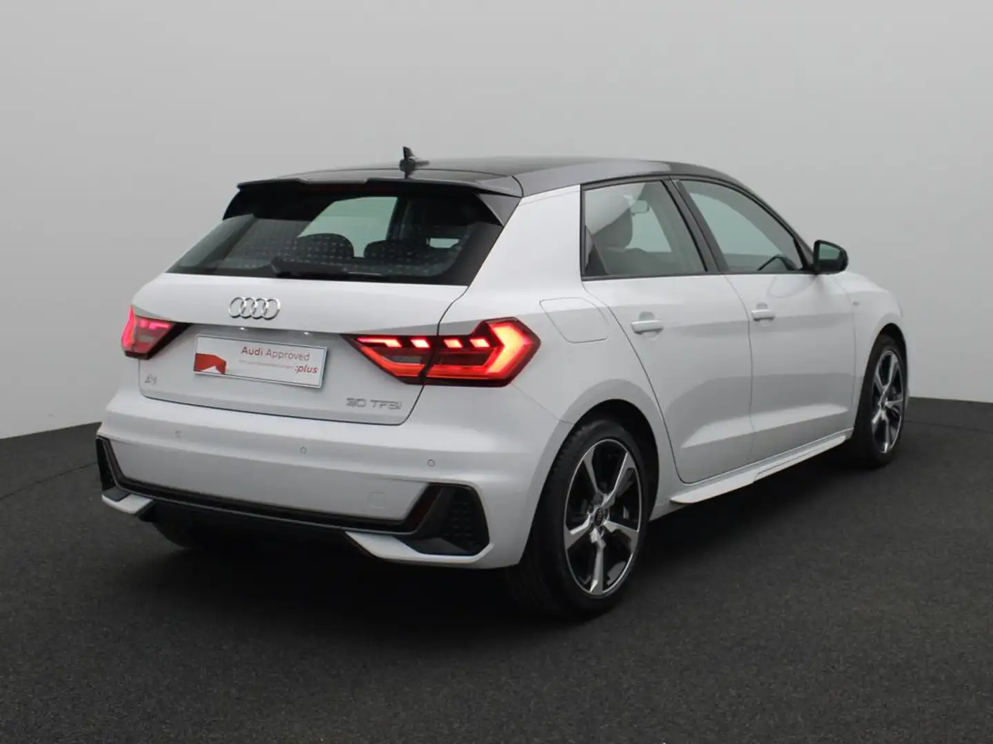 Audi A1 Sportback S-Line 30 TFSI 110 PK S-tronic / PDC / C Weiß - 2