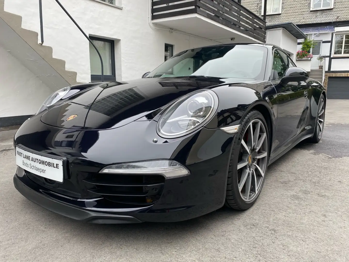 Porsche 991 Carrera 4S  top Austtg/Klappenauspuff/ PZ-gepflegt Schwarz - 1