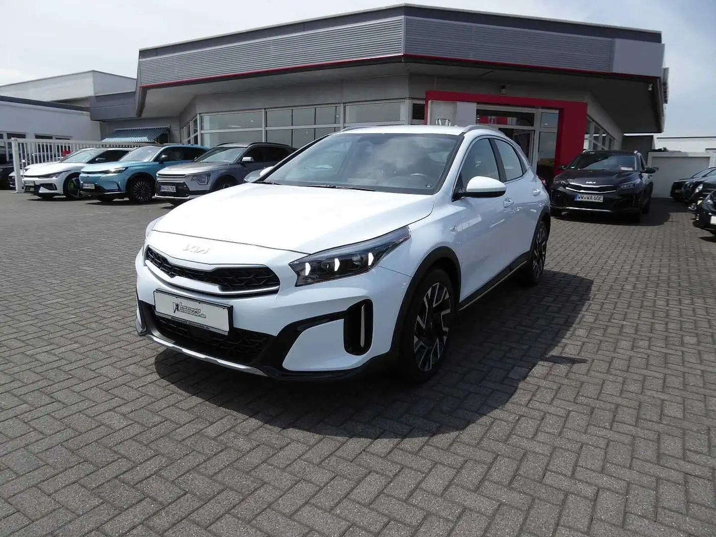 Kia XCeed 1.5 T-GDI OPF DCT7 VISION | NAVI | GARANTIE Weiß - 2