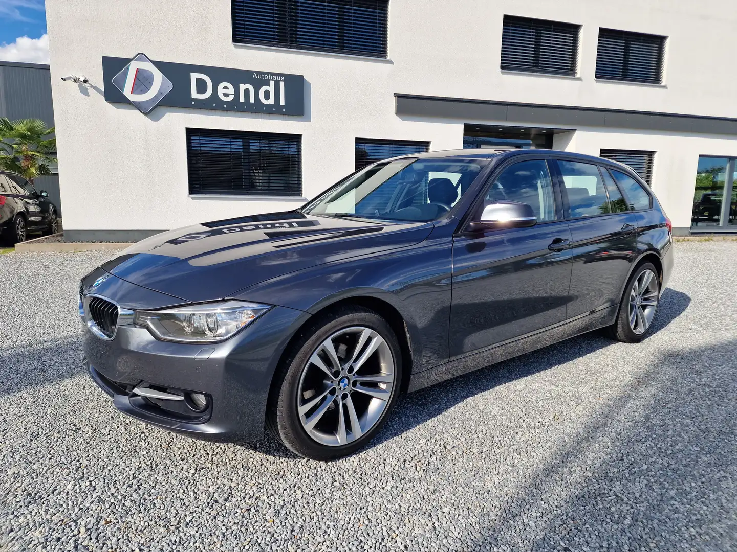 BMW 320 320i Touring Sport Line Grau - 1
