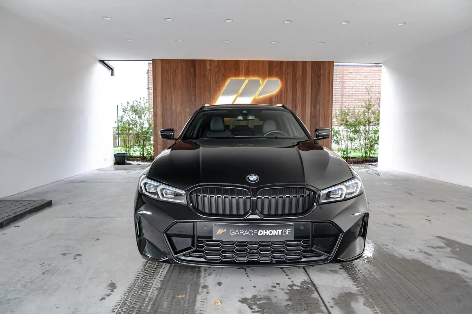 BMW 318 i G21 touring LCi Czarny - 2