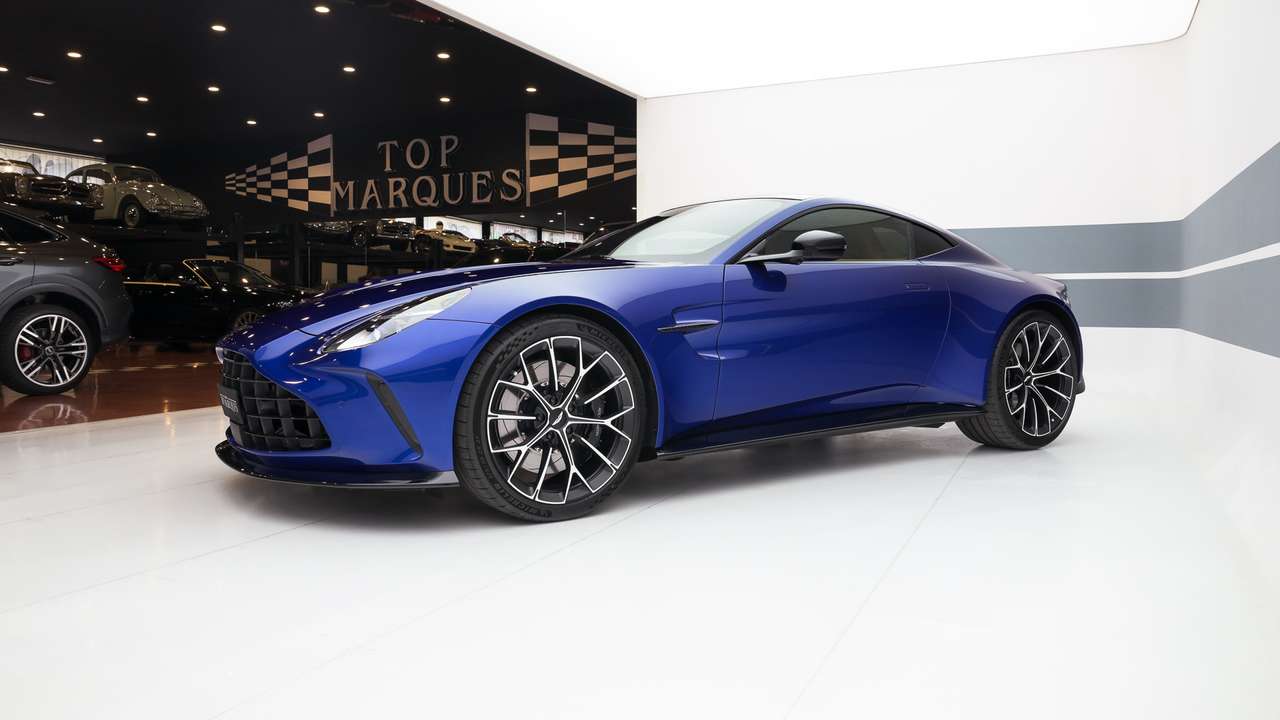 Aston Martin Vantage 4.0 V8 auto