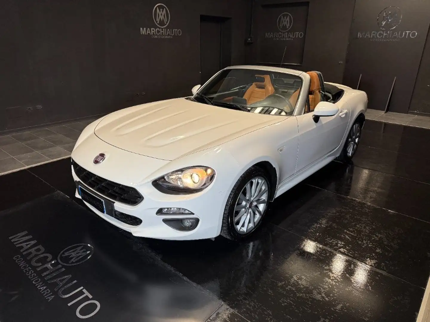 Fiat 124 Spider 1.4 MultiAir Lusso Wit - 2
