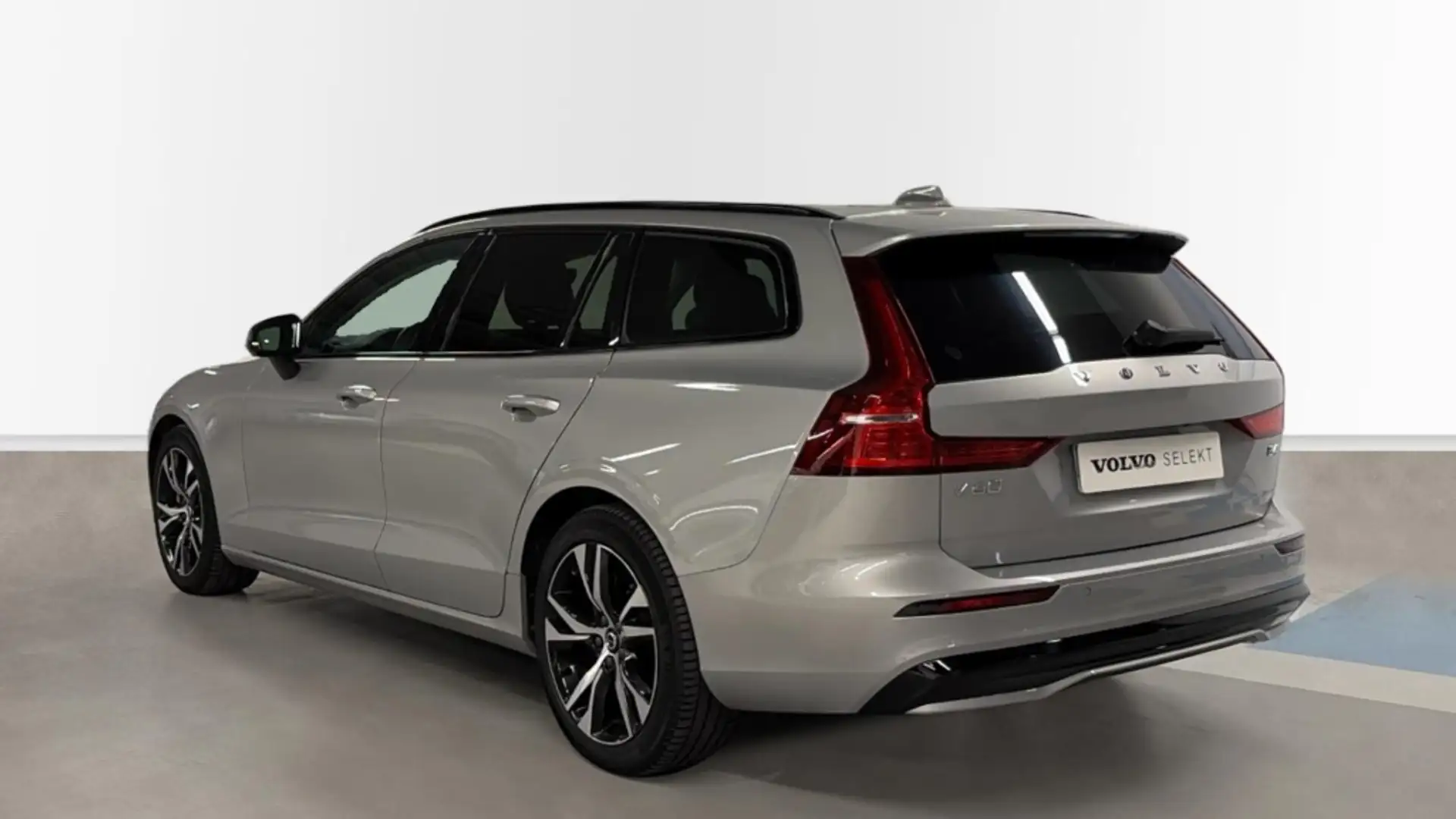 Volvo V60 2.0 B4 P PLUS DARK AUTO 197 5P - 2