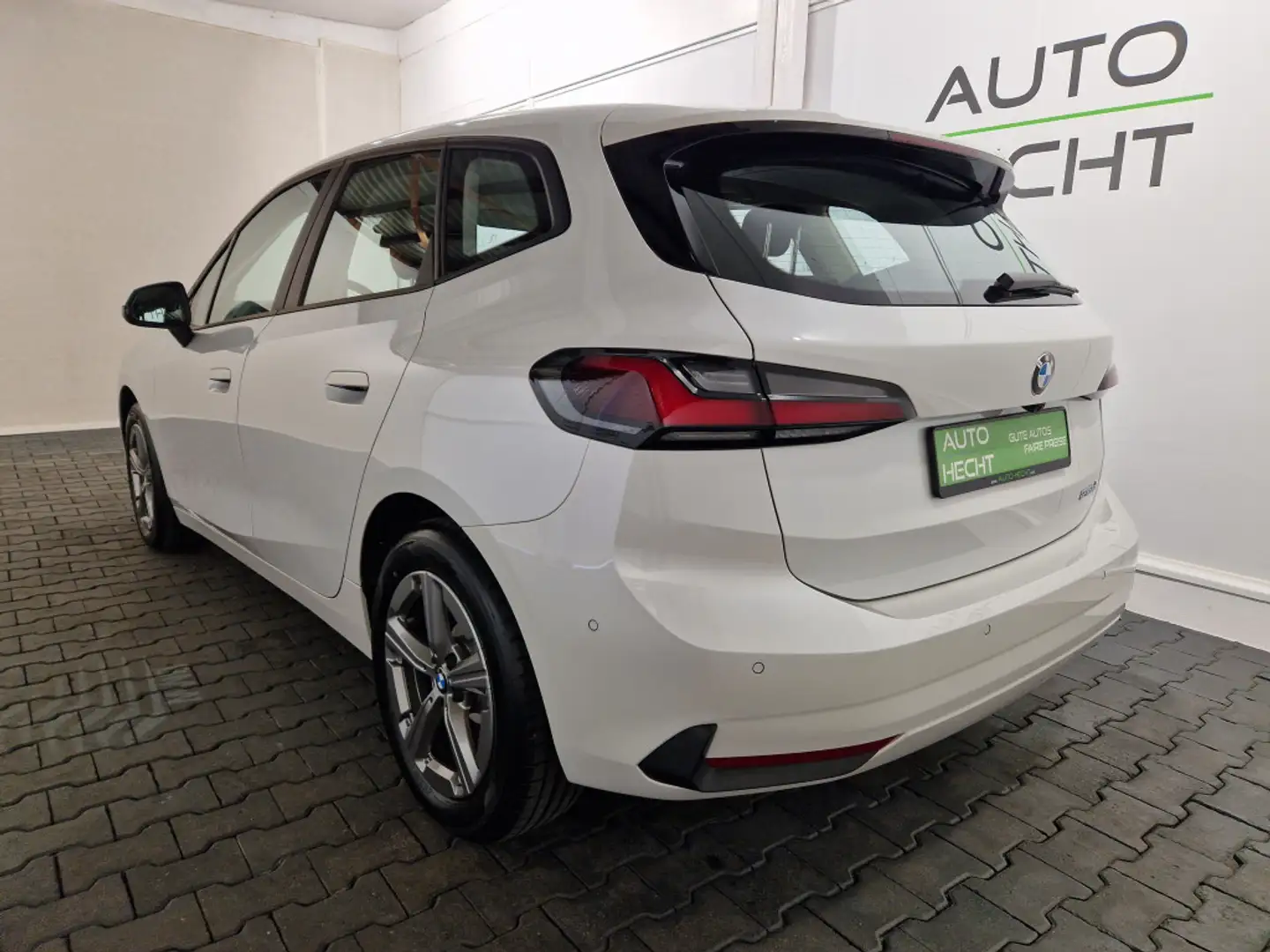 BMW 218 d, adapt. LED, SHZ, ACC, AHK Blanco - 2
